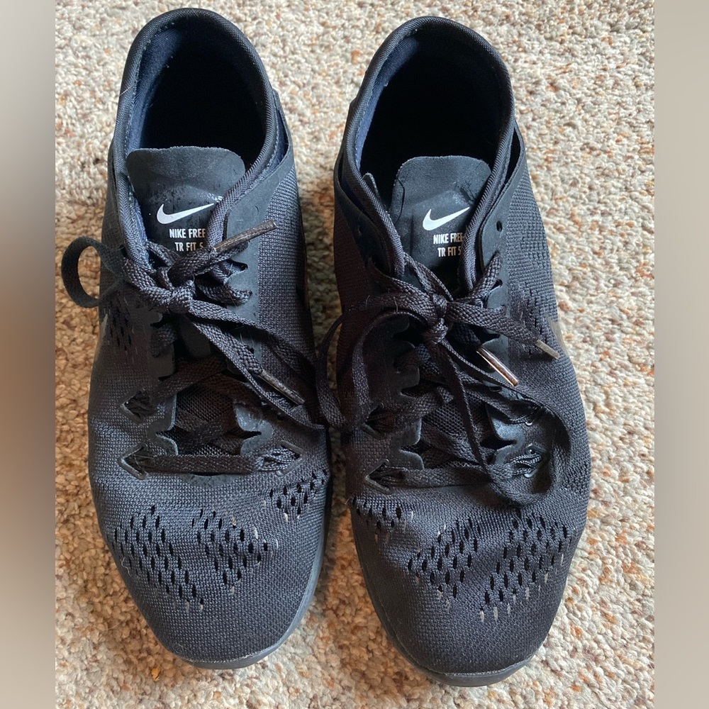 Nike Tri Fit sneakers